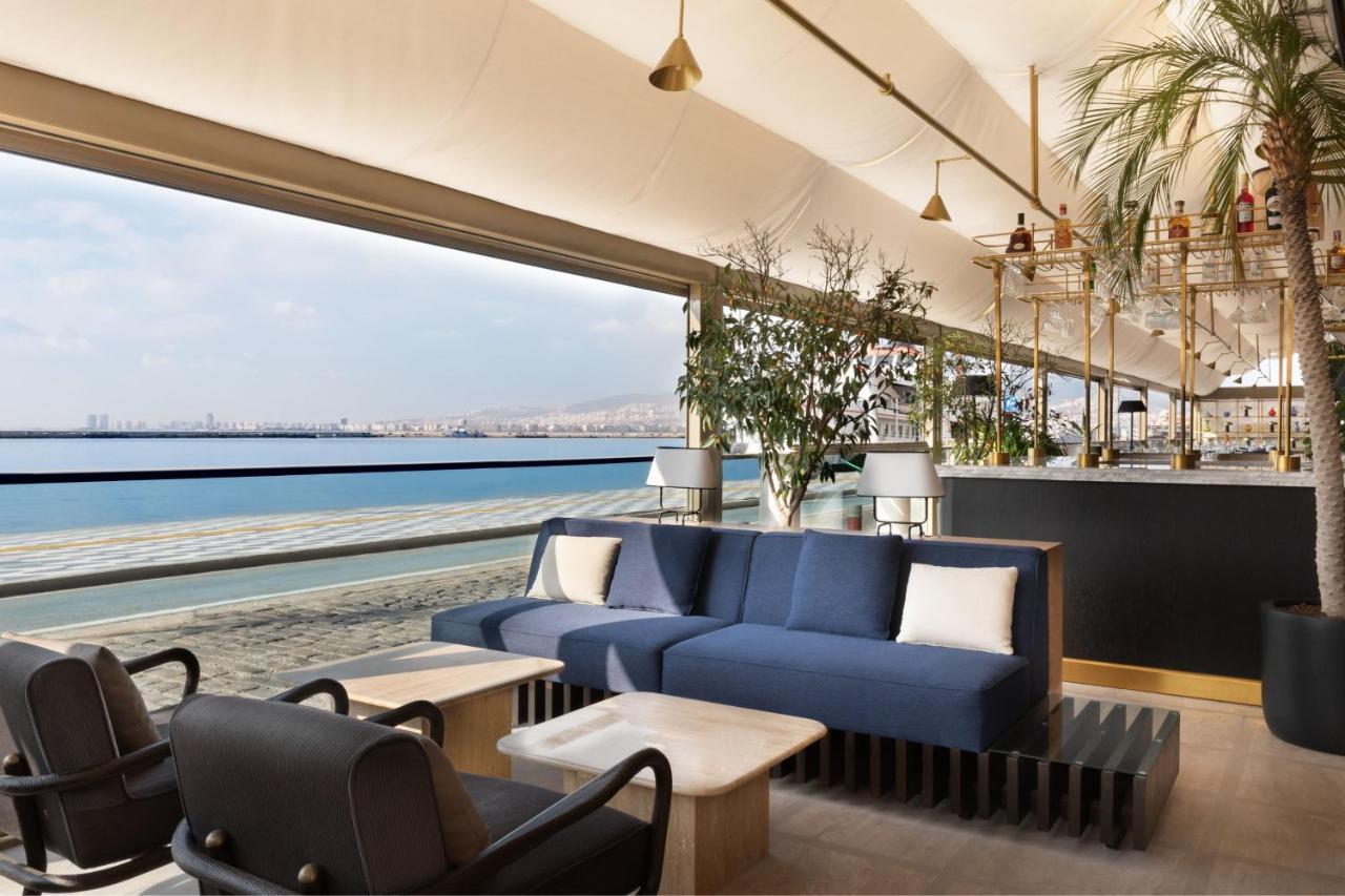 Izmir Marriott Hotel Exterior photo The Bar