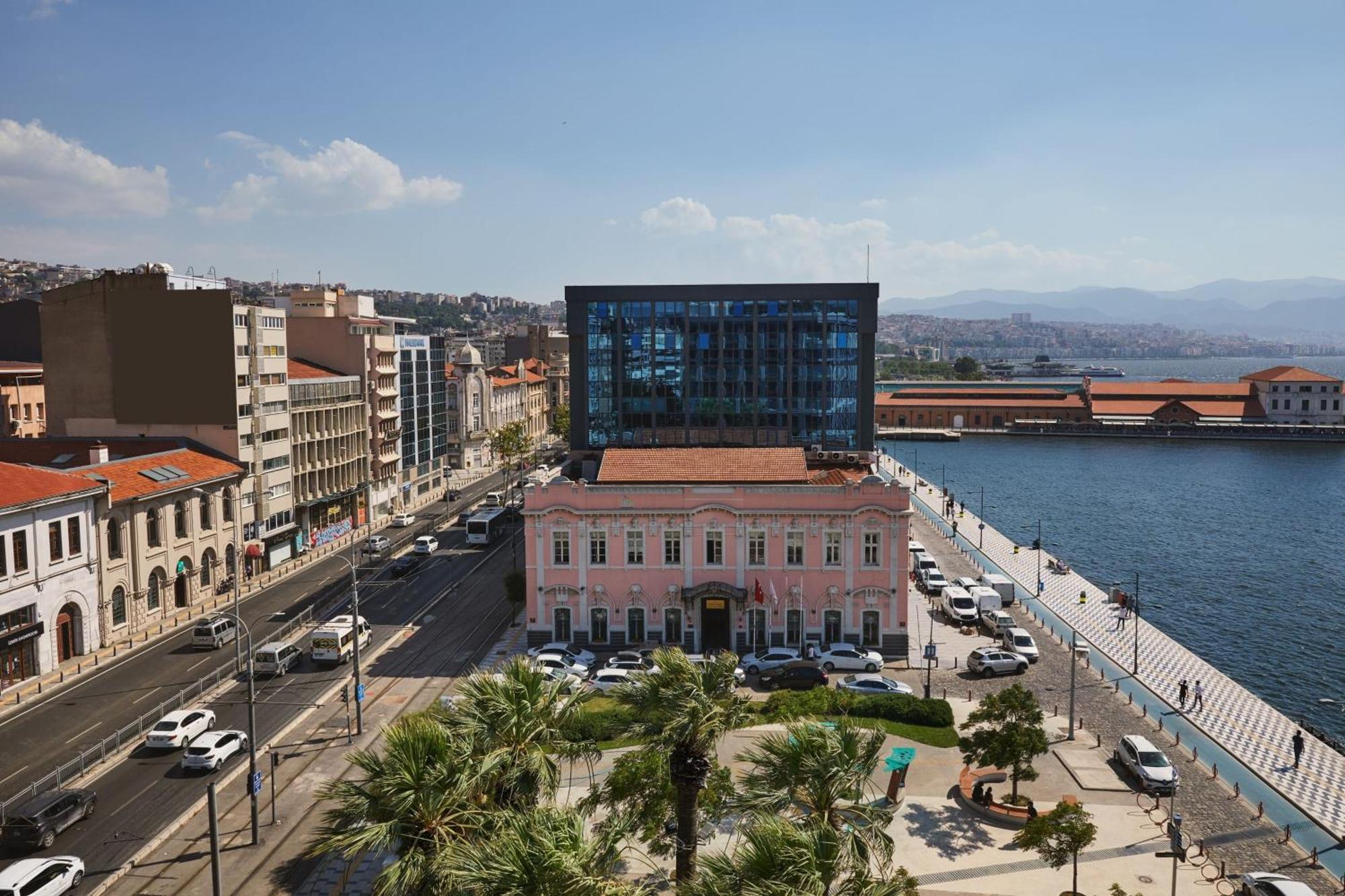 Izmir Marriott Hotel Exterior photo The new building of the National Museum of Contemporary Art