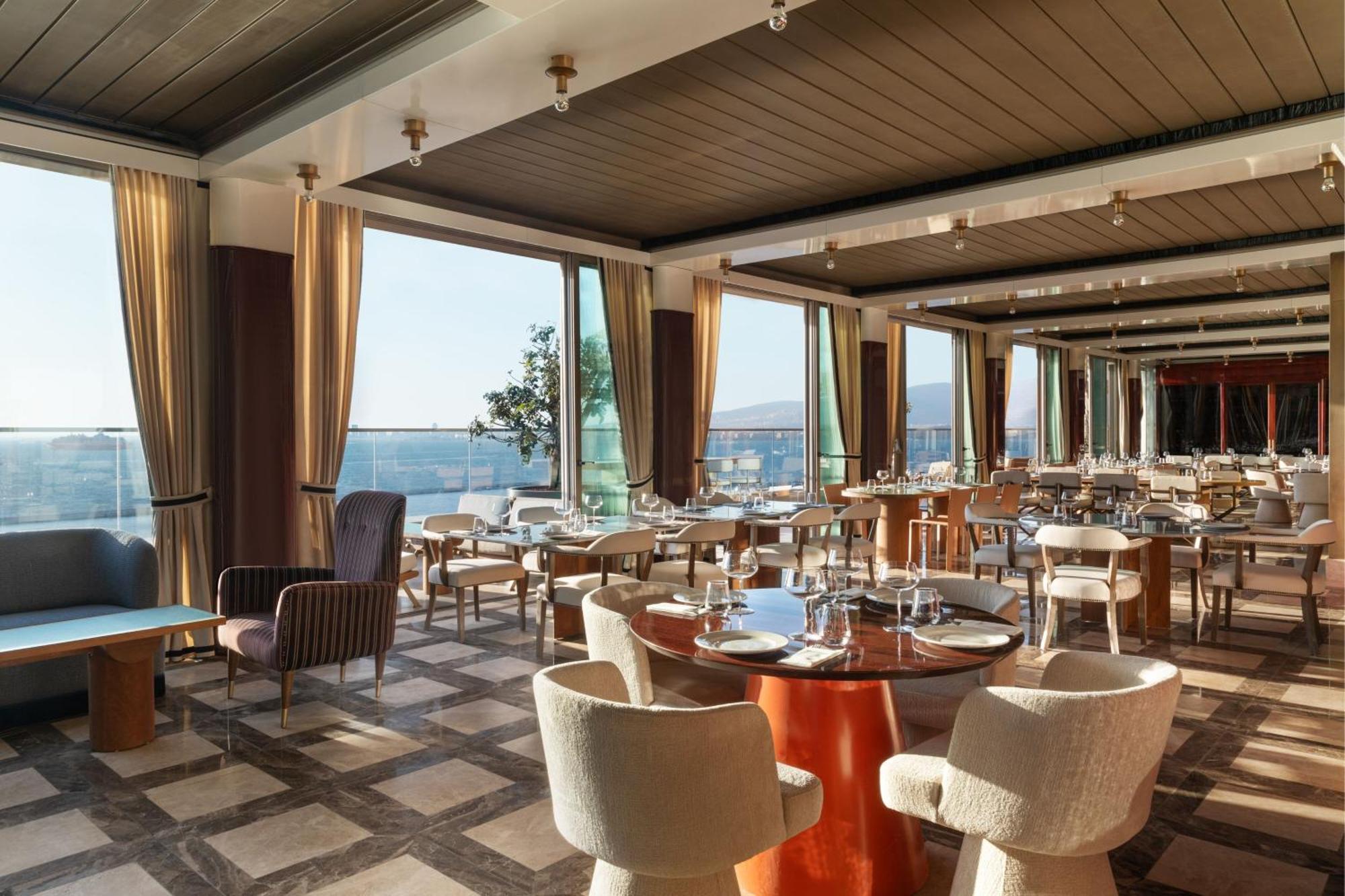Izmir Marriott Hotel Exterior photo The restaurant on board